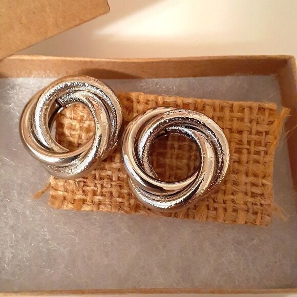 NIB New Boxed Silver Knotted Twist Post Earrings $68 - Picture 1 of 2